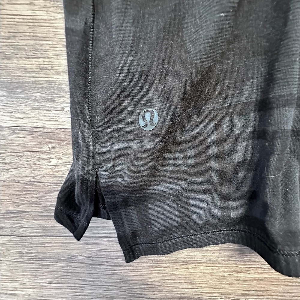 Lululemon Athletica Black Graphic Womens Vneck Short Sleeve Tee - Picture 4 of 8